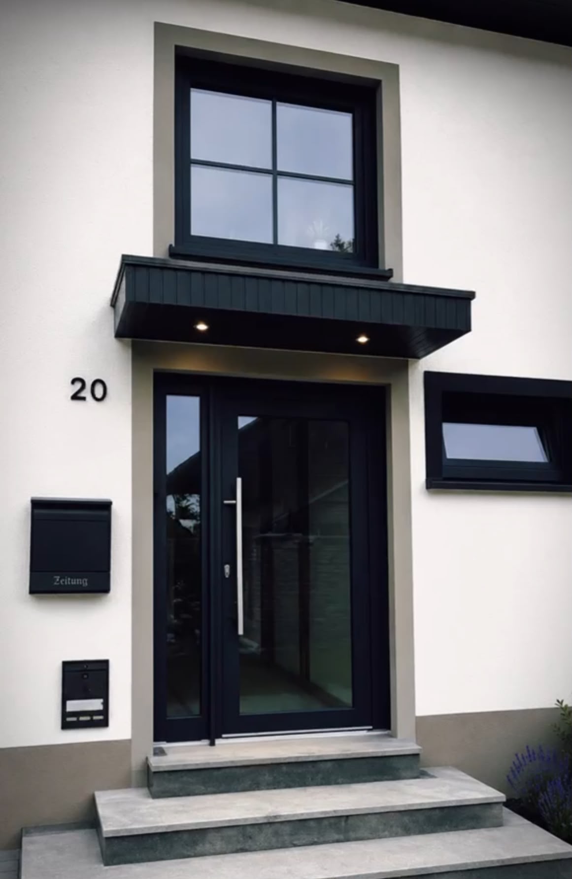 Anthrazit-Haustür mit Seitenteil, Köln