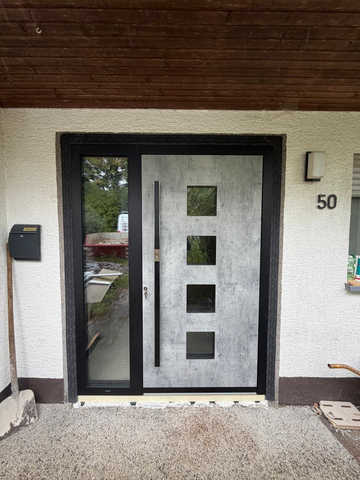 Betonoptik-Haustür, Detailansicht