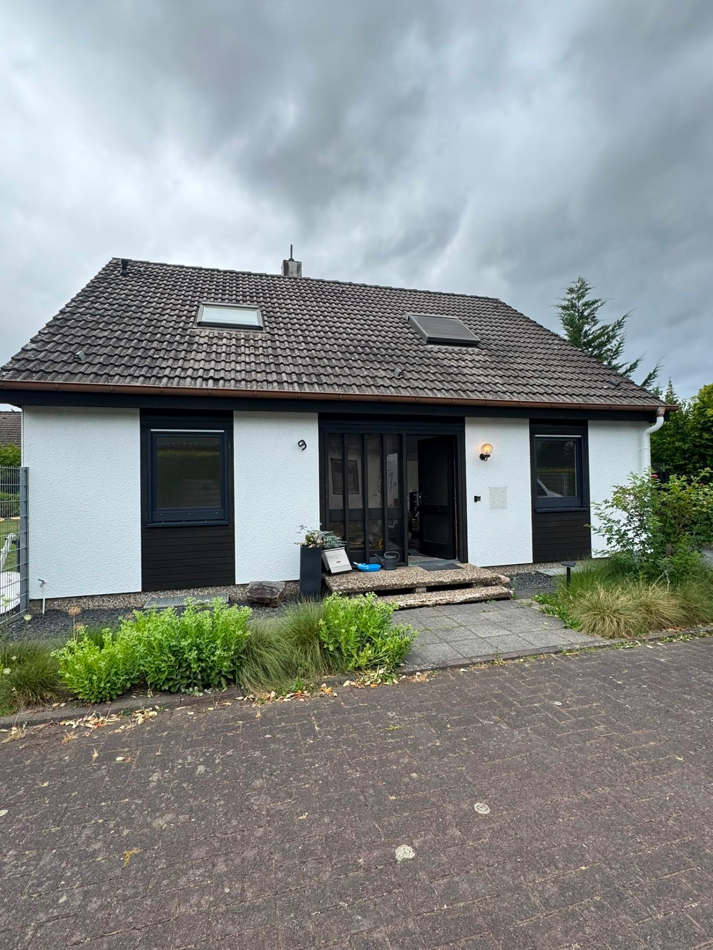 Bungalow-Sanierung Frontansicht, Köln